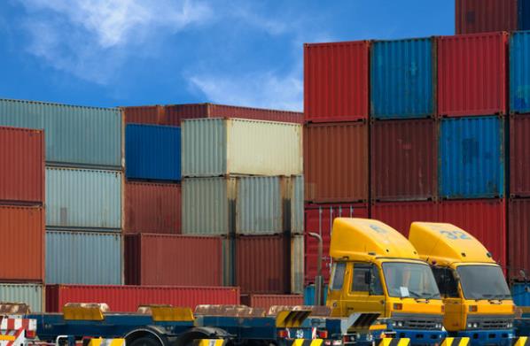 全球經濟增長對散貨船價格的影響