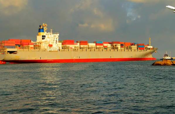 干貨船有哪些特點(diǎn)？它是如何成為海上貿(mào)易的關(guān)鍵連接的？