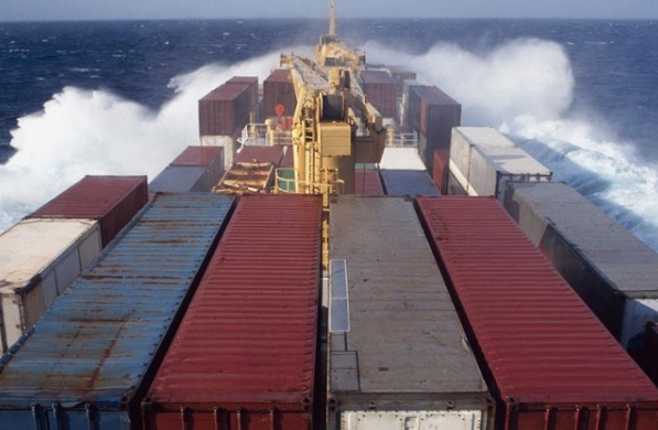 散貨船海運(yùn)具有重要的歷史意義和未來(lái)發(fā)展?jié)摿? width=